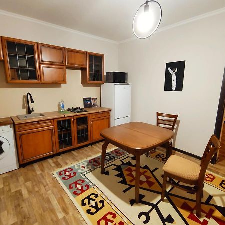 Apartamento Дом D Almatý Exterior foto